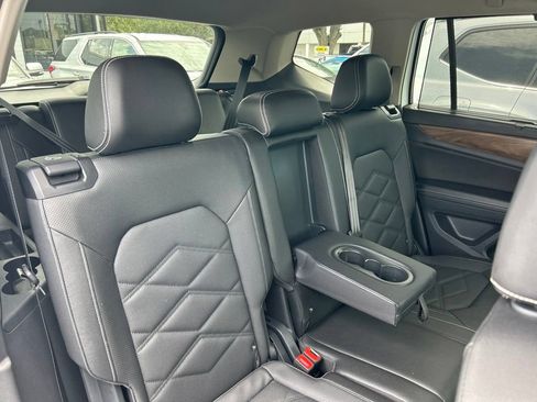Used 2025 Volkswagen Atlas SE FWD image 50