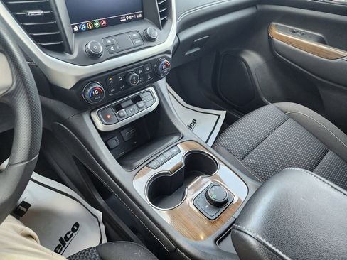 Used 2023 GMC Acadia SLE image 37