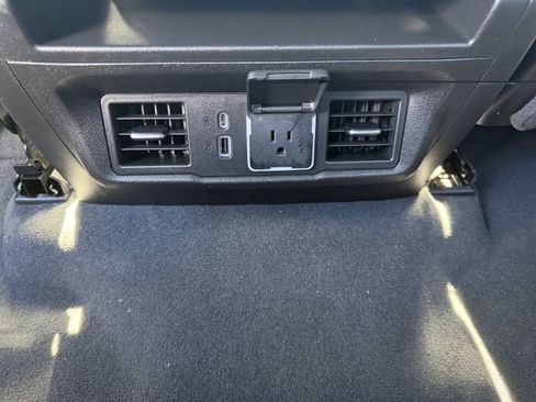 Used 2023 Chevrolet Silverado 1500 LT AWD/4WD image 16