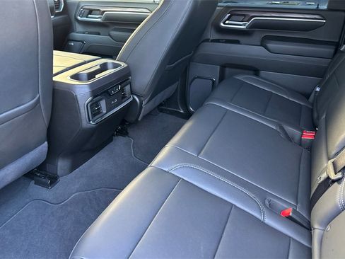 Used 2024 GMC Sierra 2500 SLT w/ SLT Premium Package image 12