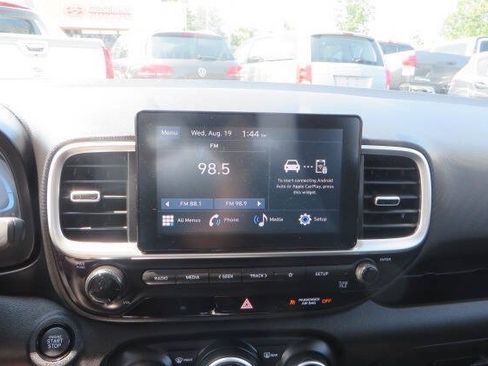Used 2026 Hyundai Venue SEL FWD image 20