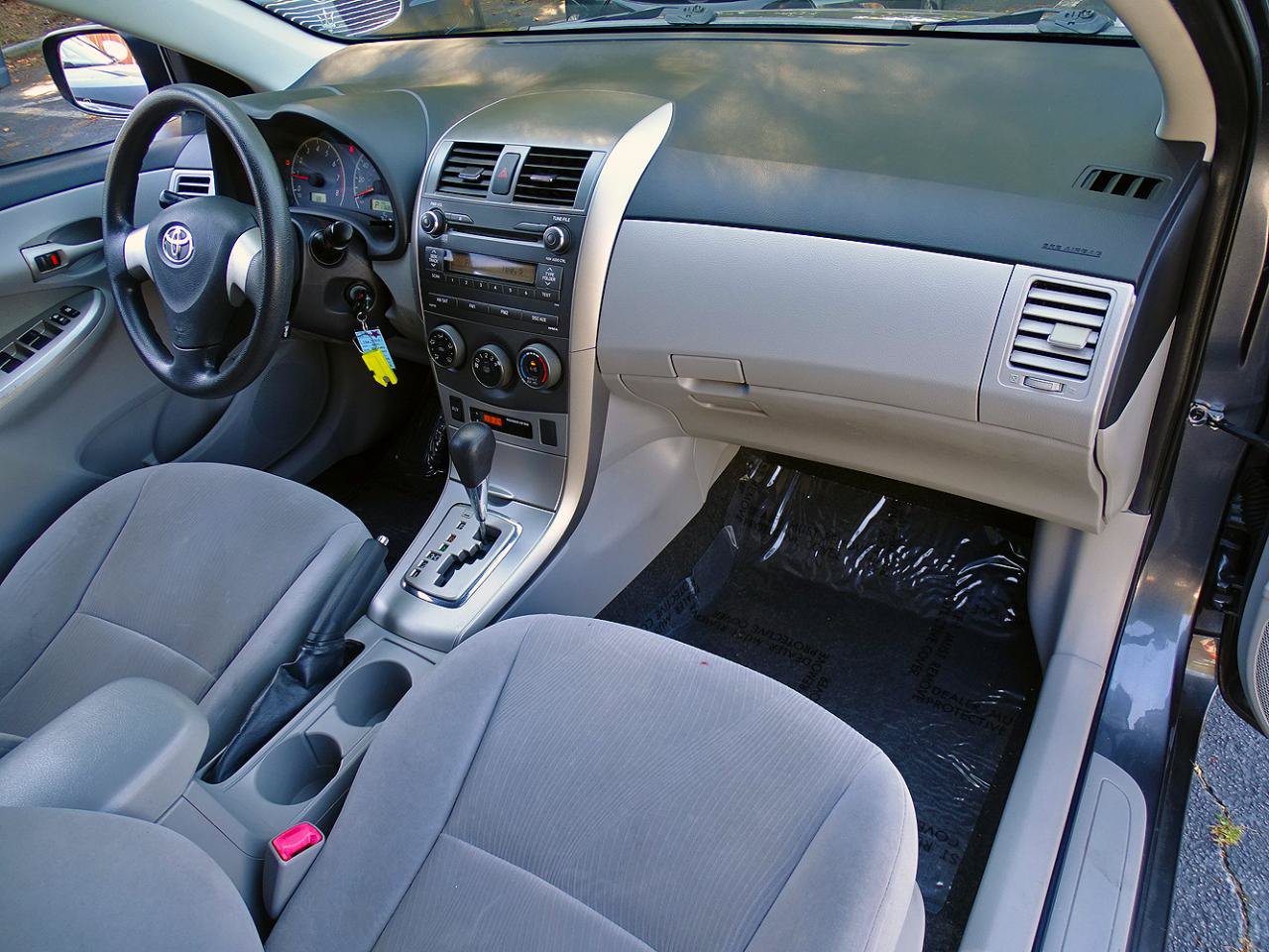 Used 2011 Toyota Corolla LE FWD image 25