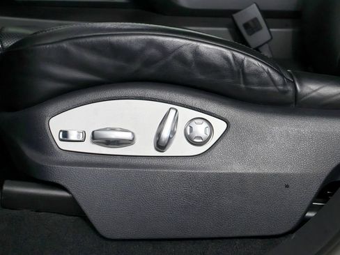 Used 2017 Porsche Cayenne Platinum Edition w/ Premium Package Plus (PJX) image 22