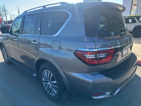 Used 2023 Nissan Armada SL image 5