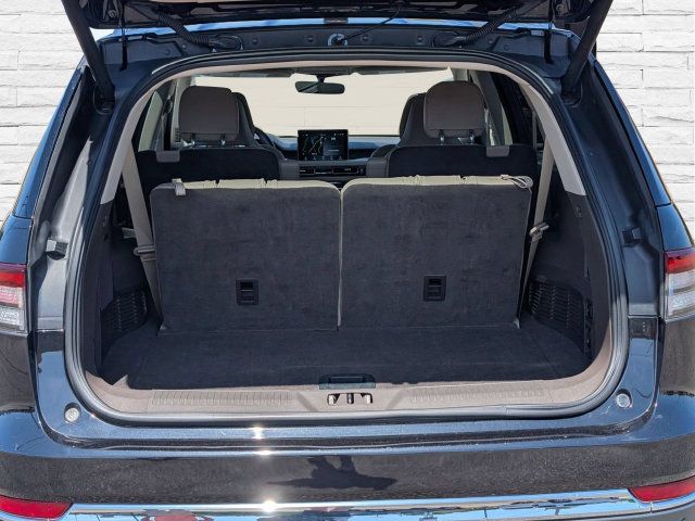 Used 2023 Lincoln Aviator Reserve w/ Equipment Group 201A AWD/4WD image 9