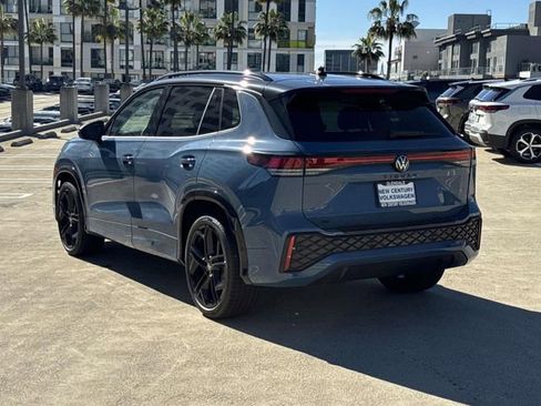 New 2026 Volkswagen Tiguan SE R-Line image 3