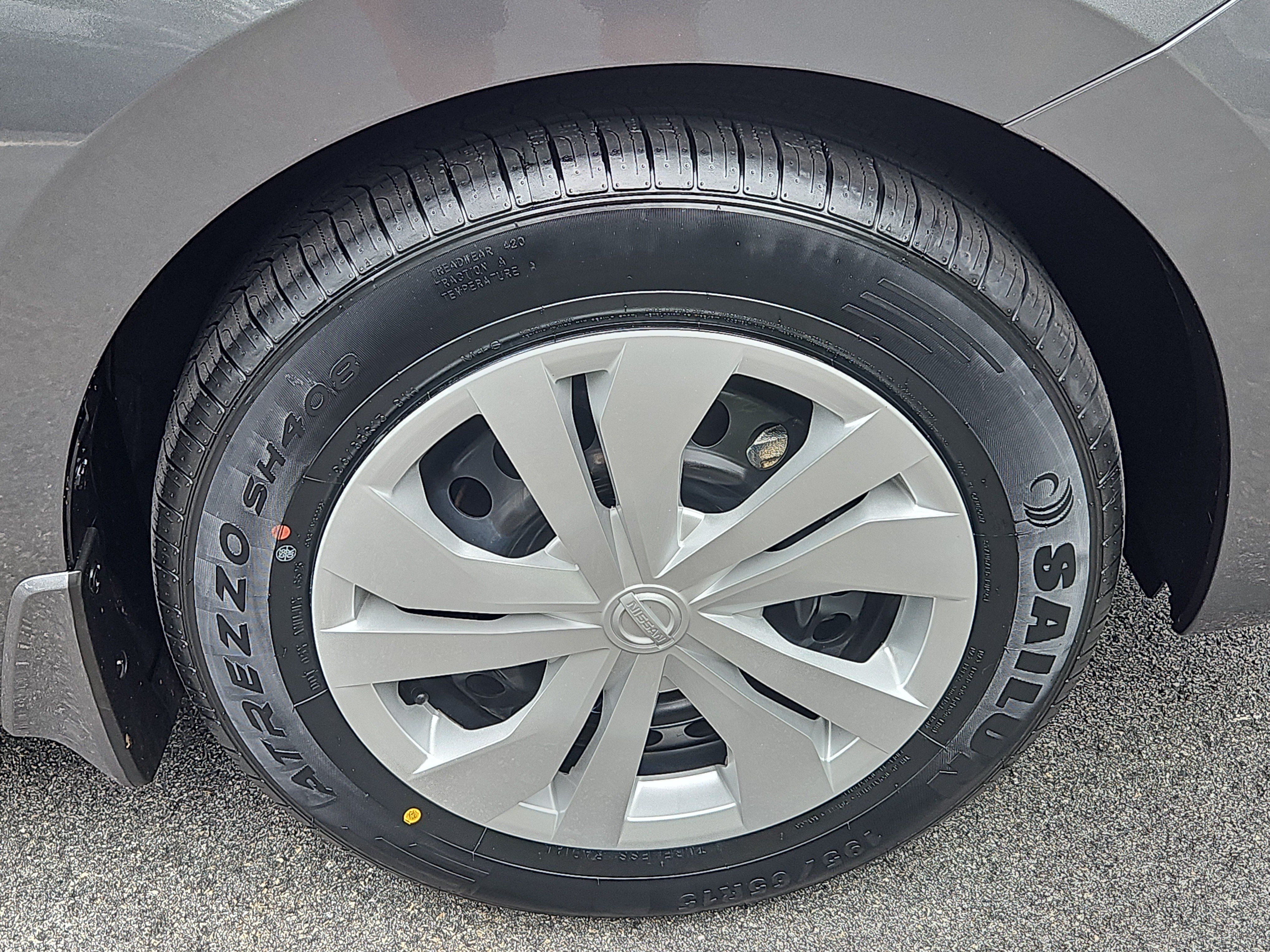 Used 2022 Nissan Versa S FWD image 23