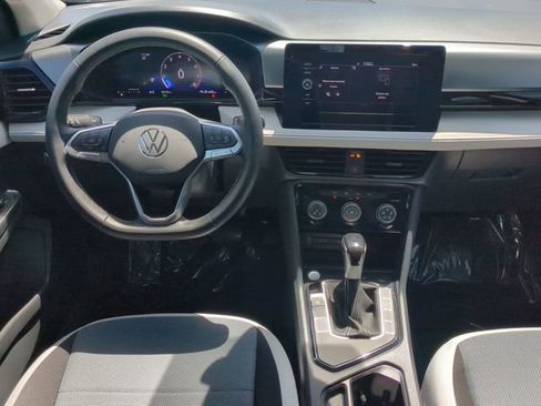 Certified 2025 Volkswagen Taos S FWD image 11