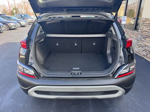 Used 2023 Hyundai Kona SE image 4