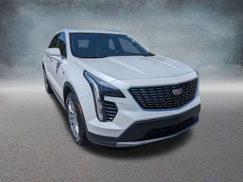 Used 2023 Cadillac XT4 Premium Luxury w/ Cold Weather Package FWD image 7