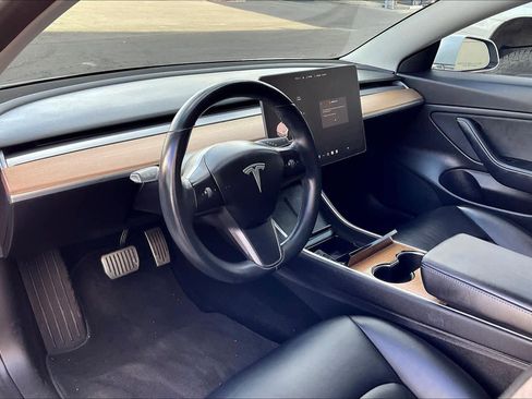 Used 2018 Tesla Model 3 Long Range image 16