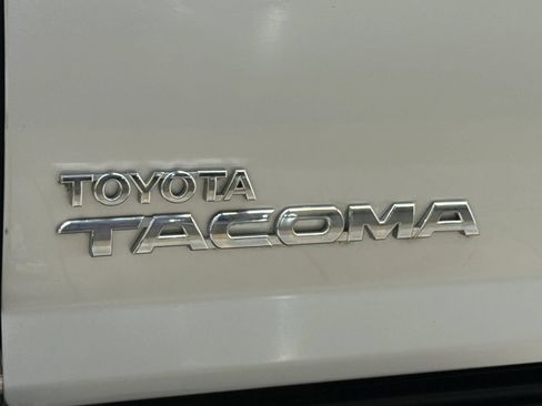 Used 2012 Toyota Tacoma 4x4 Access Cab V6 w/ TRD Sport Pkg image 13