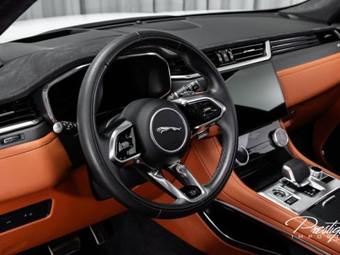 Used 2024 Jaguar F-PACE SVR image 29