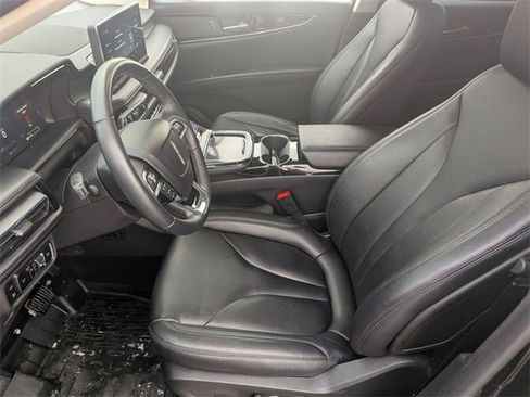 Used 2023 Lincoln Nautilus AWD image 12