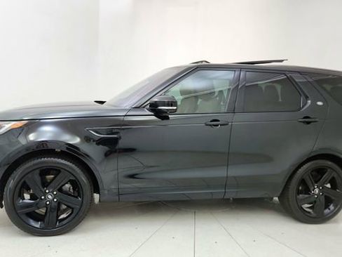 Used 2023 Land Rover Discovery S R-Dynamic image 3