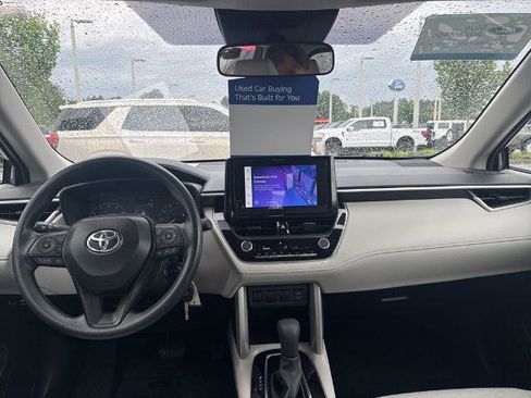 Used 2025 Toyota Corolla Cross L FWD image 23