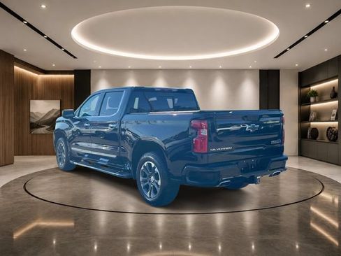 Used 2024 Chevrolet Silverado 1500 High Country w/ Technology Package AWD/4WD image 8
