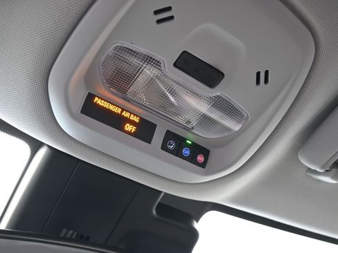 Used 2025 Chevrolet Trax LT image 19