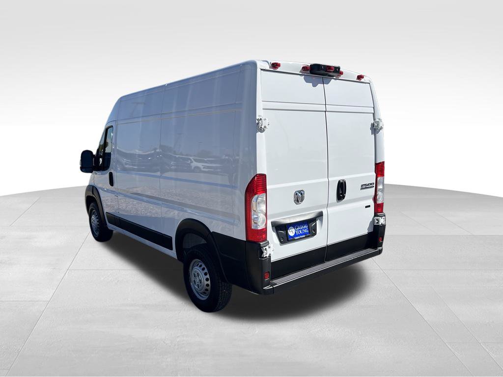 Used 2025 RAM ProMaster 2500 w/ Convenience Group FWD image 4