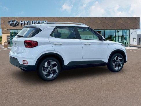 New 2025 Hyundai Venue SEL image 9