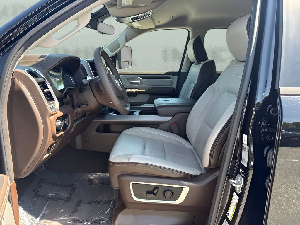 Used 2026 RAM 1500 Laramie w/ Advanced Safety Group II AWD/4WD image 9