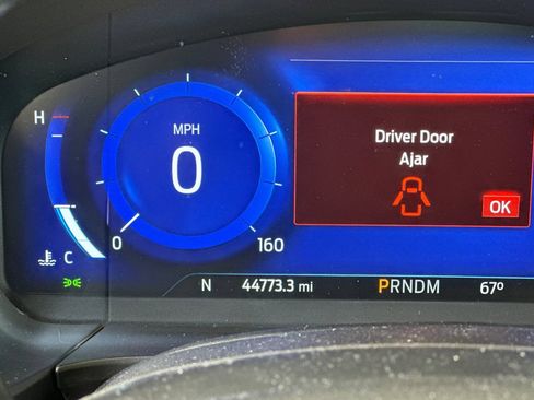 Used 2020 Ford Escape Titanium w/ Titanium Premium Package 2.0 AWD/4WD image 31