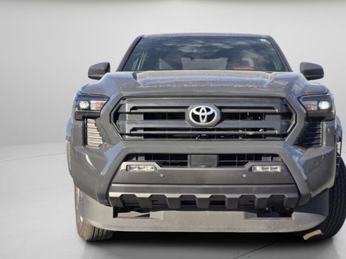 Certified 2025 Toyota Tacoma SR5 AWD/4WD image 3