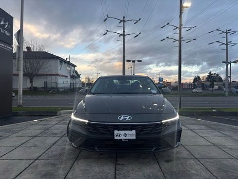 Certified 2025 Hyundai Elantra SEL image 4