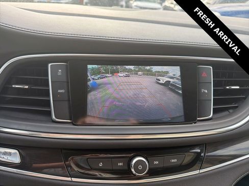 Used 2019 Buick Enclave Essence AWD/4WD image 14