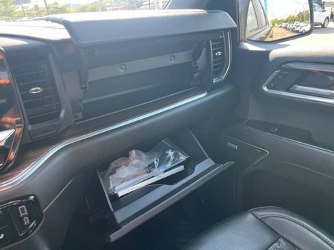 Used 2025 Chevrolet Silverado 1500 RST AWD/4WD image 44