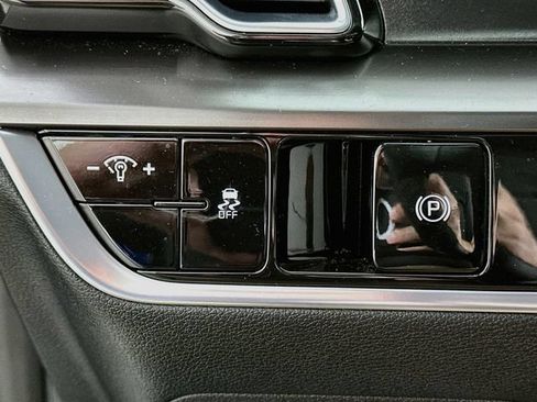 Used 2025 Kia Sportage EX FWD image 21