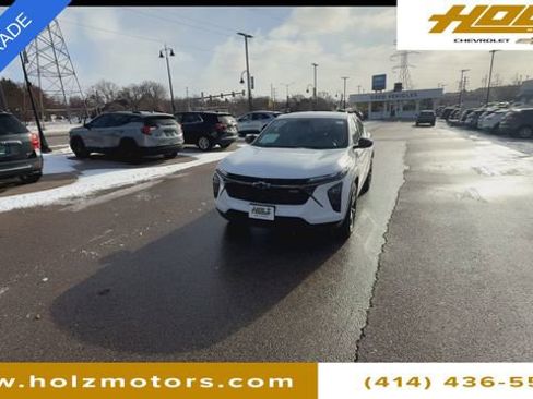 Used 2024 Chevrolet Trax RS w/ Driver Confidence Package image 3