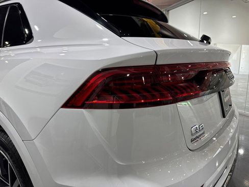 Used 2020 Audi Q8 Prestige w/ Prestige Package image 38