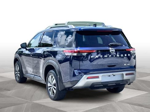 Used 2025 Nissan Pathfinder SL AWD/4WD image 6
