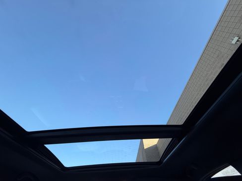 Used 2017 Jeep Grand Cherokee Limited w/ Luxury Group II image 33