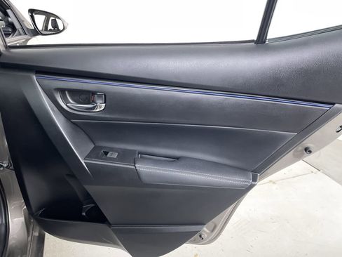 Used 2017 Toyota Corolla SE image 21