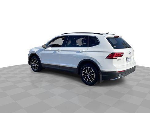 Used 2021 Volkswagen Tiguan SE w/ Panoramic Sunroof Package image 6