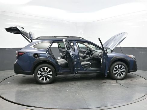 Used 2023 Subaru Outback Limited image 43