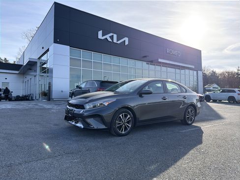 Used 2023 Kia Forte LXS image 1