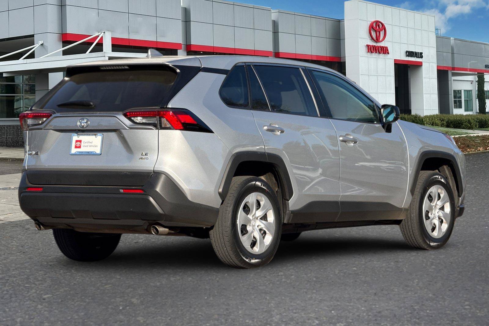 Certified 2025 Toyota RAV4 LE AWD/4WD image 4