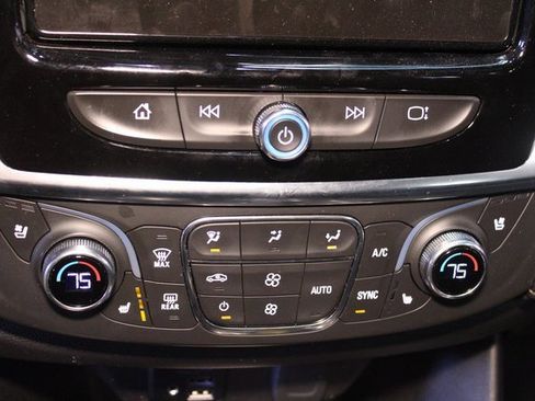 Used 2023 Chevrolet Traverse Premier image 27