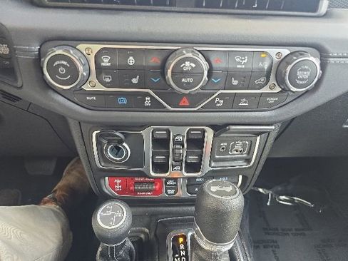 Used 2025 Jeep Wrangler Unlimited Rubicon 4xe w/ Safety Group AWD/4WD image 23
