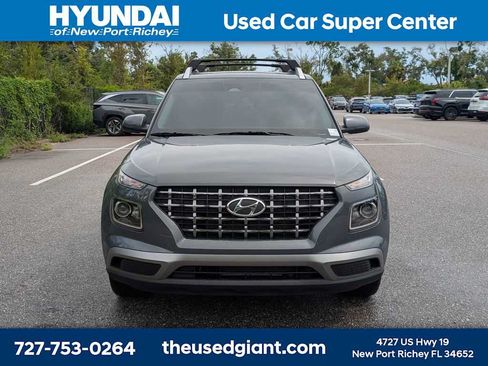Certified 2025 Hyundai Venue SEL FWD image 8