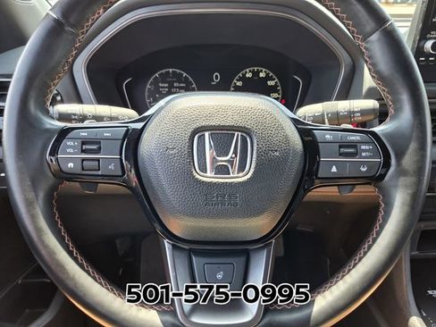 Used 2025 Honda Pilot TrailSport image 32