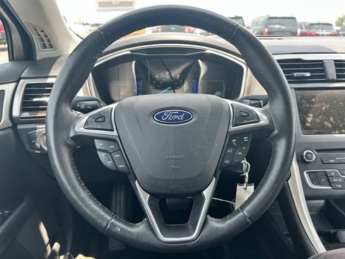 Used 2016 Ford Fusion SE w/ Equipment Group 502A FWD image 22
