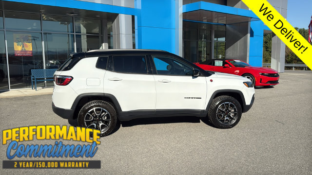 Used 2025 Jeep Compass Trailhawk AWD/4WD image 5