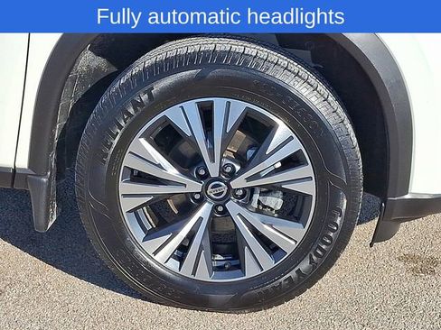 Used 2021 Nissan Rogue SV w/ Premium Package image 9