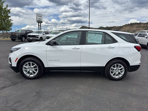 Used 2023 Chevrolet Equinox LS AWD/4WD image 4