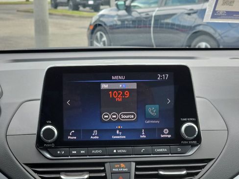 Used 2025 Nissan Altima 2.5 S FWD image 11