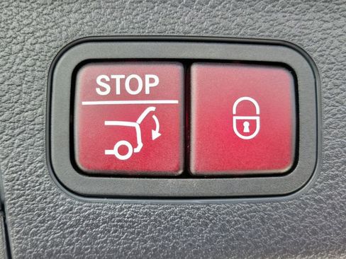 Used 2023 Mercedes-Benz GLS 450 4MATIC image 10